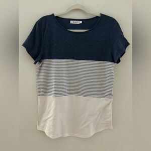 YunJey Casual Three Toned Heathered Blue/Grey/White/Cream Tee Shirt, Size Medium